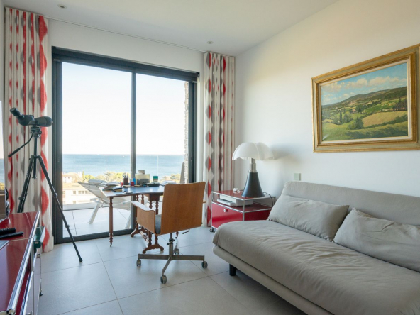 Sale-Villa-Sainte-Maxime-2023-Luxury-Bedroom-Sea-View