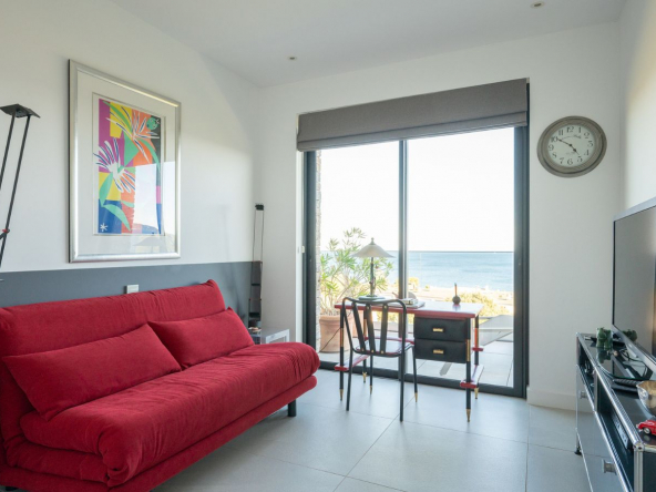 Sale-Villa-Sainte-Maxime-2023-Luxury-Bedroom-Sea-View2