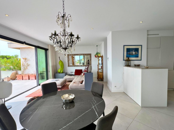 Sale-Villa-Sainte-Maxime-2023-Luxury-Living-Room
