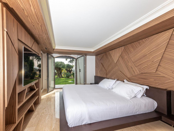 Luxury Property for sale in Grimaud Côte d'Azur - Real estate