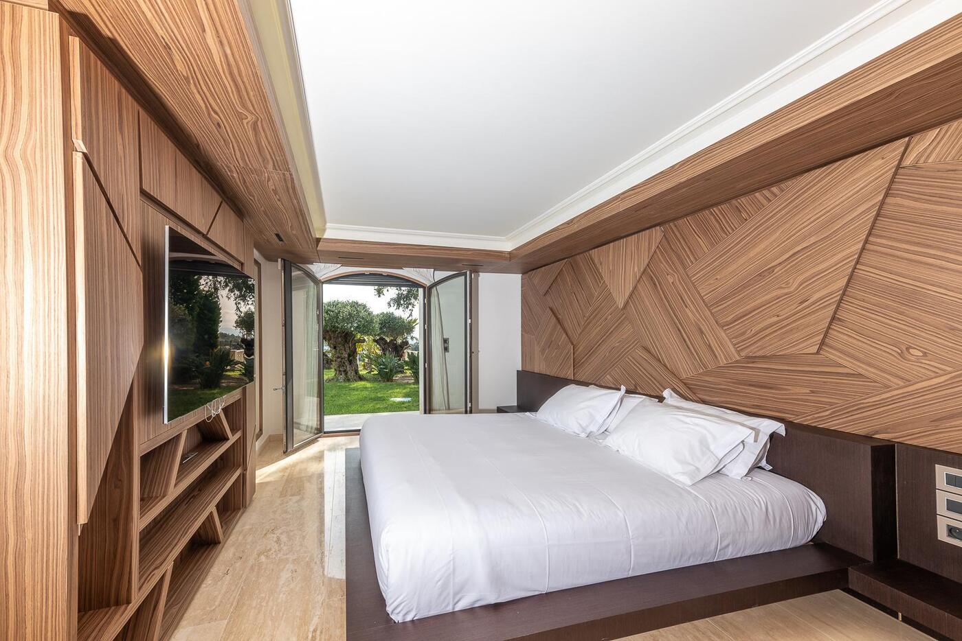 Luxury Property for sale in Grimaud Côte d'Azur - Real estate