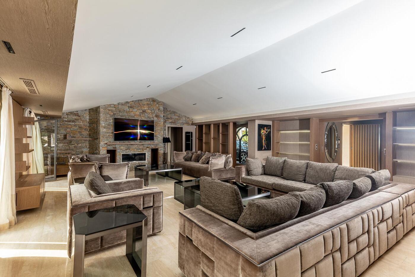 Luxury Property for sale in Grimaud Côte d'Azur - Real estate