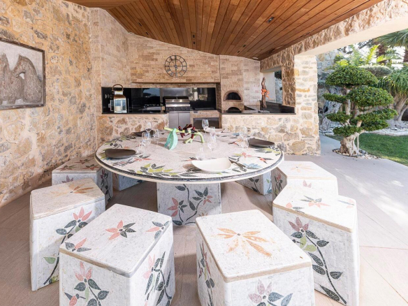 Luxury Property for sale in Grimaud Côte d'Azur - Real estate