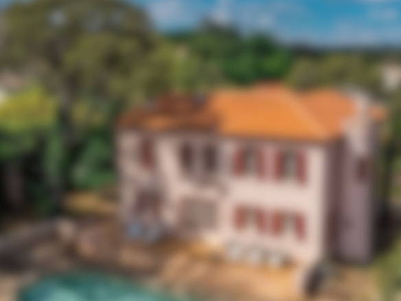 Luxury Property for sale in Saint Tropez Côte d'Azur - Real estate