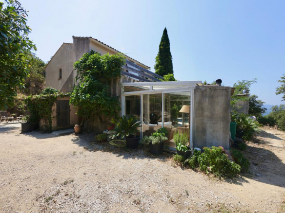 Luxury Property for sale in Grimaud Côte d'Azur - Real estate