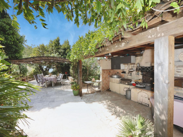 Luxury Property for sale in Grimaud Côte d'Azur - Real estate