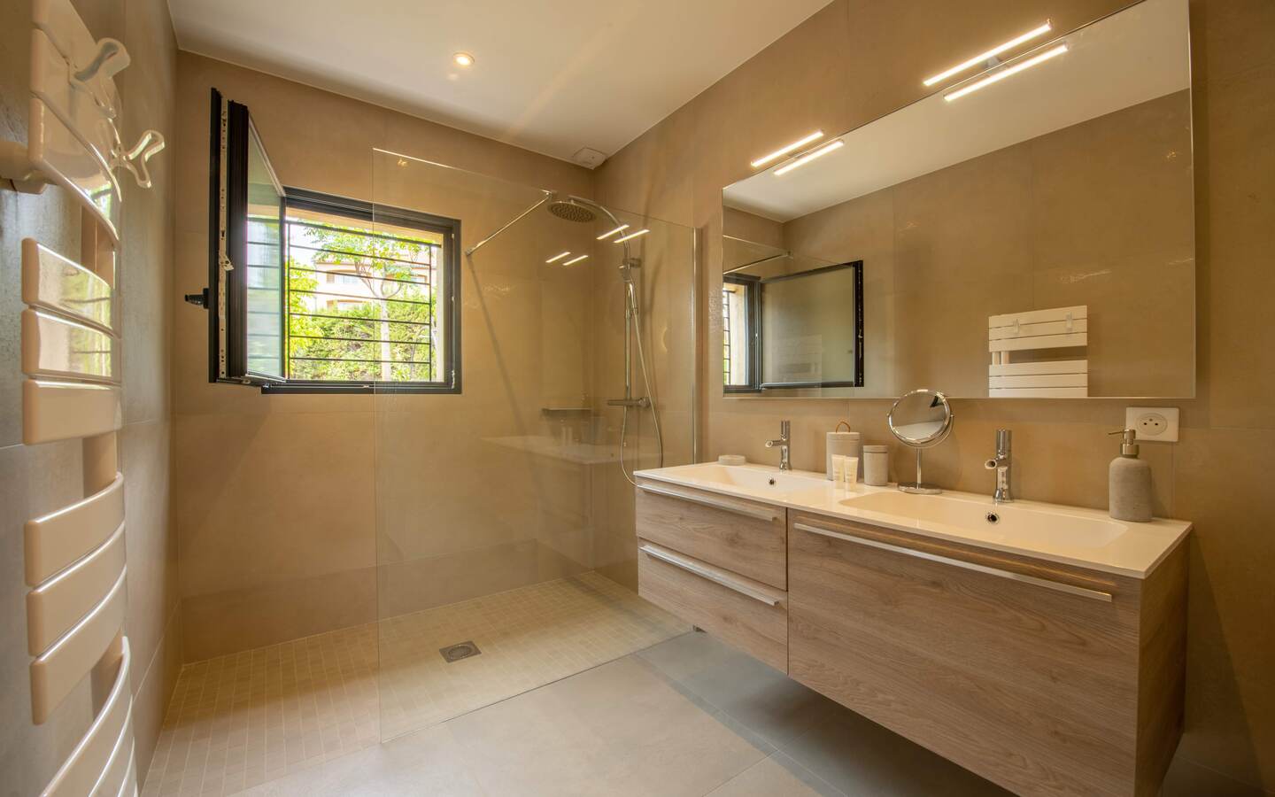 Rent-Property-Saint-Tropez-2026-Luxury-Bath-room Luxury Property for rent in Saint-Tropez Côte d'Azur - Real estate