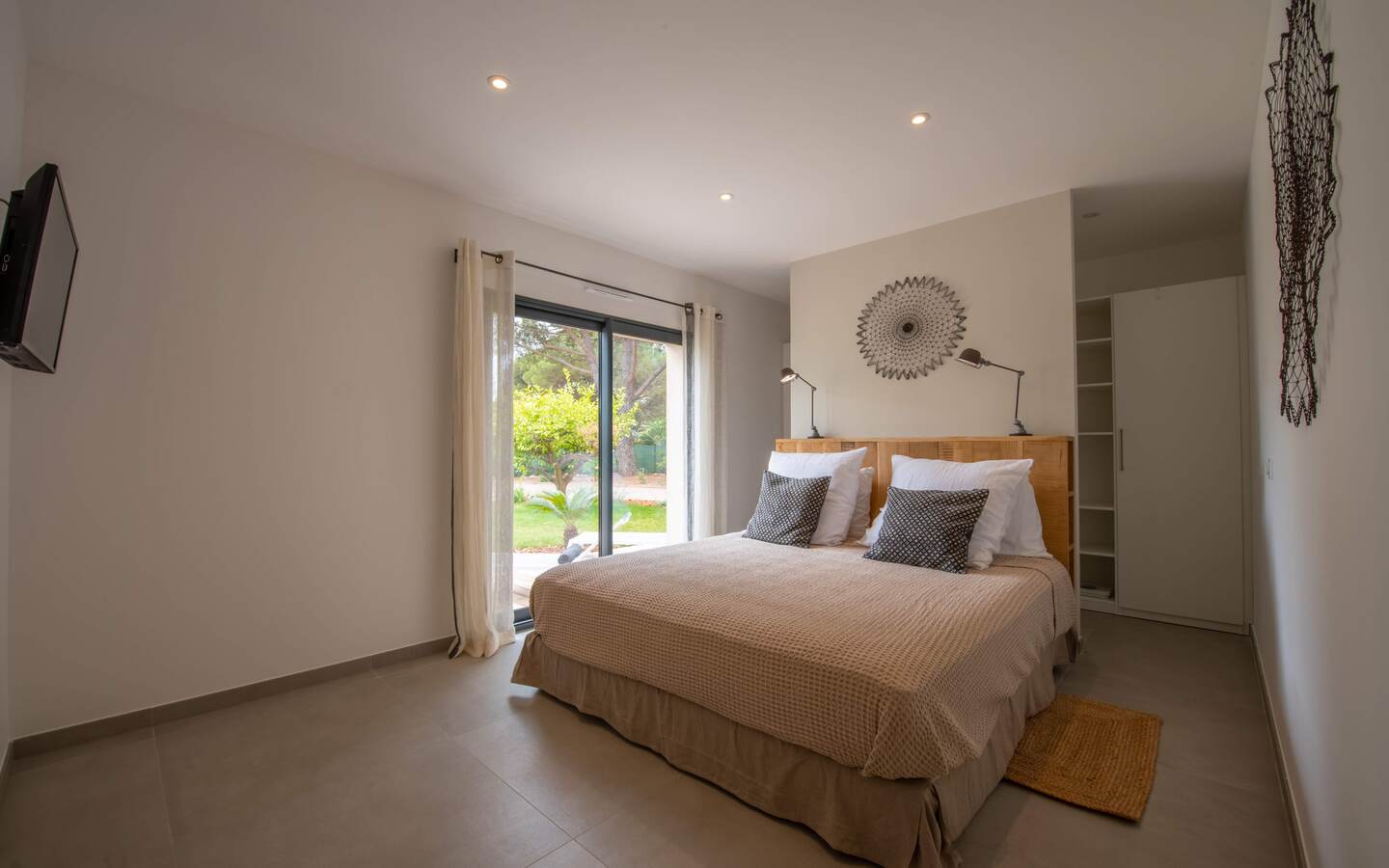 Rent-Property-Saint-Tropez-2026-Luxury-Bedroom3 Luxury Property for rent in Saint-Tropez Côte d'Azur - Real estate