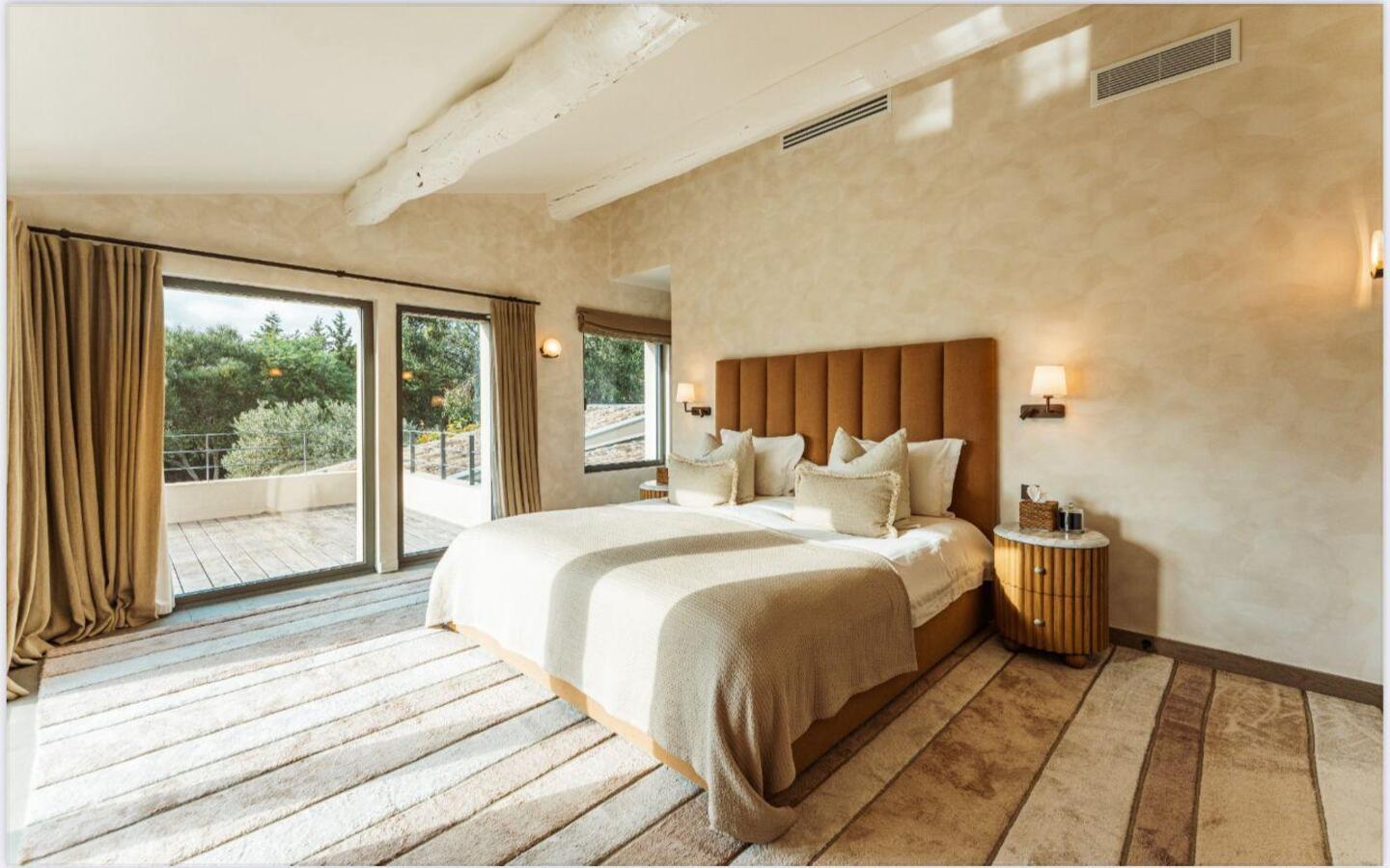 Rent-Property-Saint-Tropez-2026-Luxury-masterbedroom Luxury Property for rent in Saint-Tropez Côte d'Azur - Real estate