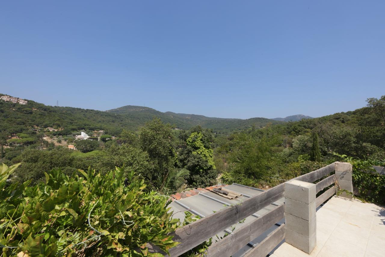 Luxury-property-for-sale-Grimaud-2026-view