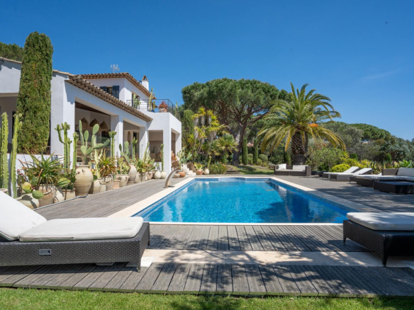 Luxury Property for rent in Saint-Tropez Côte d'Azur - Real estate