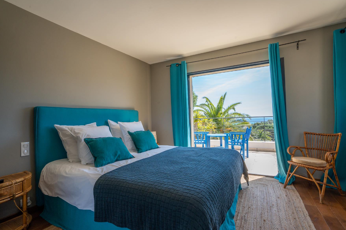 Rent-Property-Saint-Tropez-2026-Luxury-Master Luxury Property for rent in Saint-Tropez Côte d'Azur - Real estate