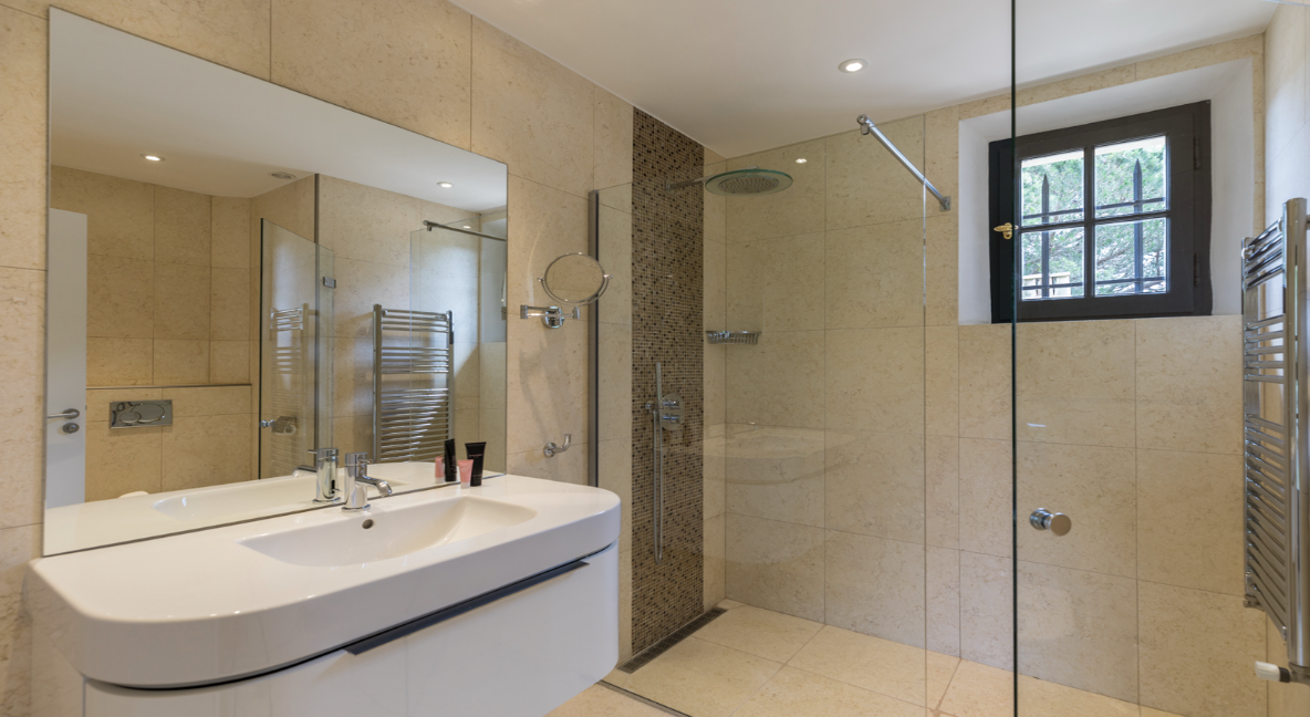 Rent-Property-Saint-Tropez-2026-Luxury-Bathroom Luxury Property for rent in Saint-Tropez Côte d'Azur - Real estate