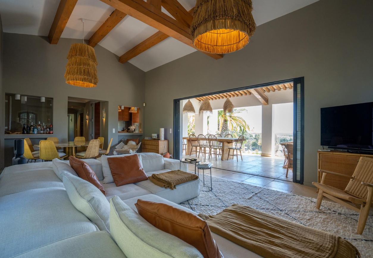 Rent-Property-Saint-Tropez-2026-Luxury-LivingRoom Luxury Property for rent in Saint-Tropez Côte d'Azur - Real estate