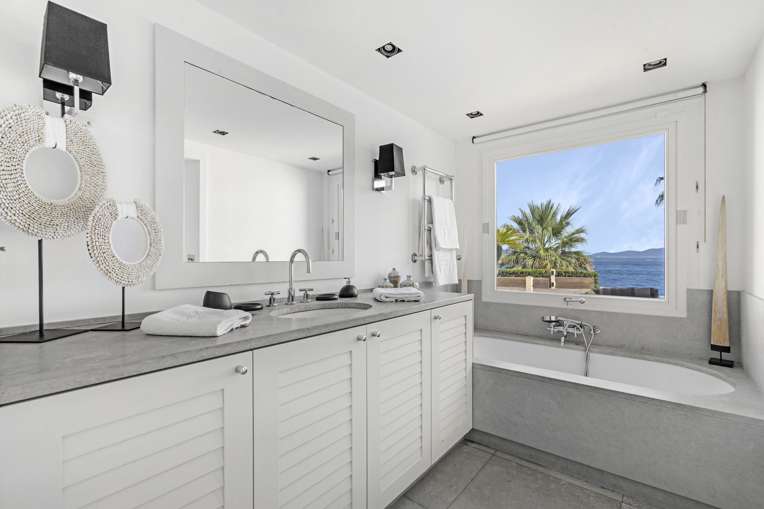Rent-Property-Saint-Tropez-2026-Luxury-Bathroom
