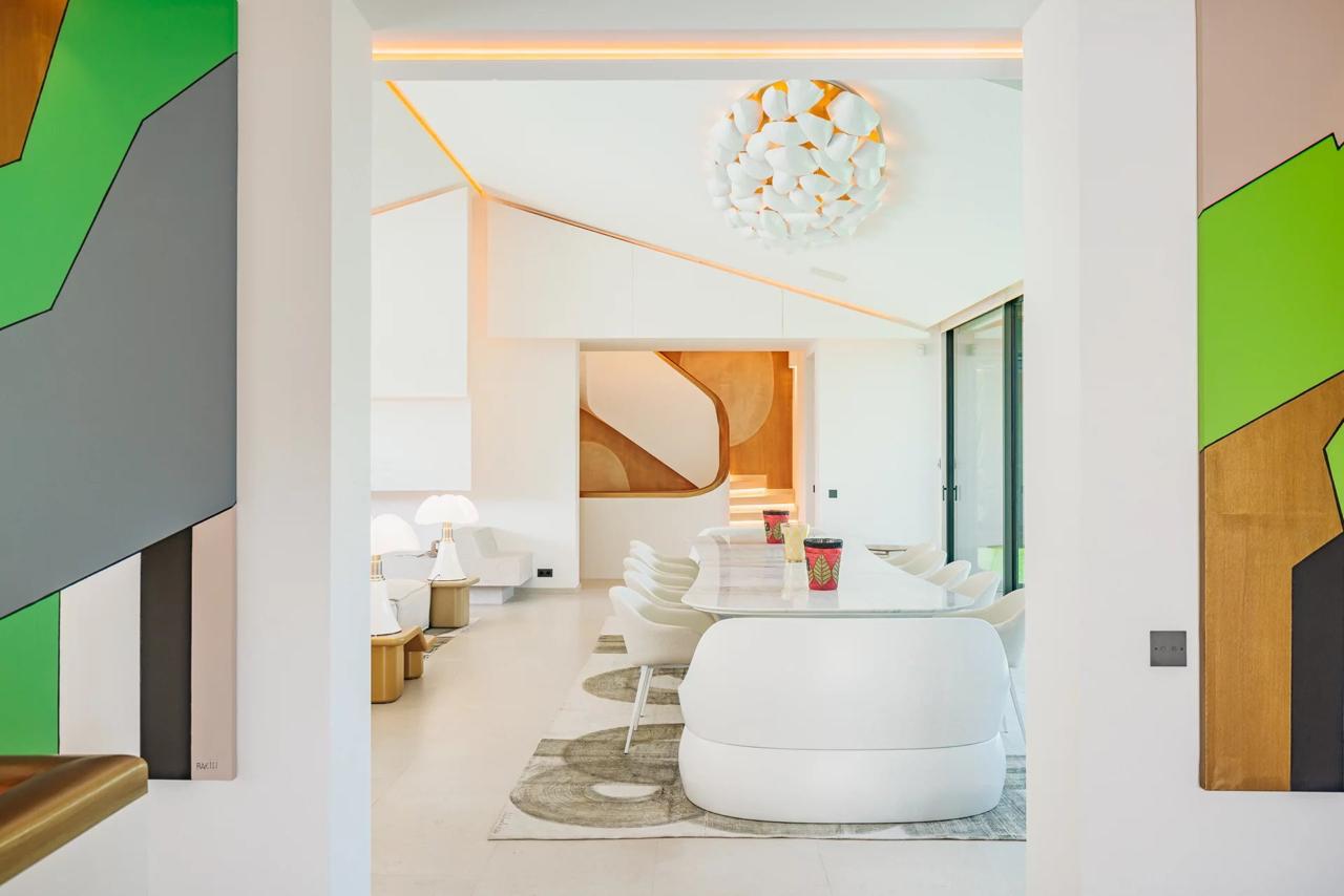 Rent-Property-Saint-Tropez-2026-Luxury-Dining Luxury Property for rent in Saint-Tropez Côte d'Azur - Real estate