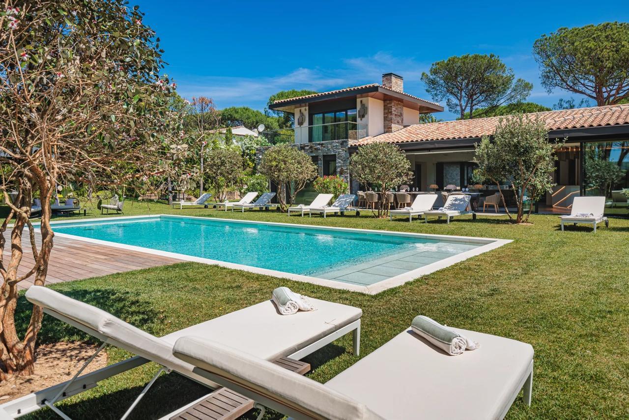 Rent-Property-Saint-Tropez-2026-Luxury-Facade Luxury Property for rent in Saint-Tropez Côte d'Azur - Real estate