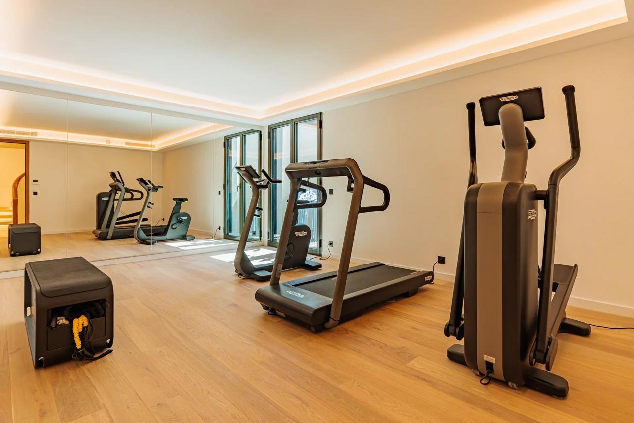 Rent-Property-Saint-Tropez-2026-Luxury-Gym Luxury Property for rent in Saint-Tropez Côte d'Azur - Real estate