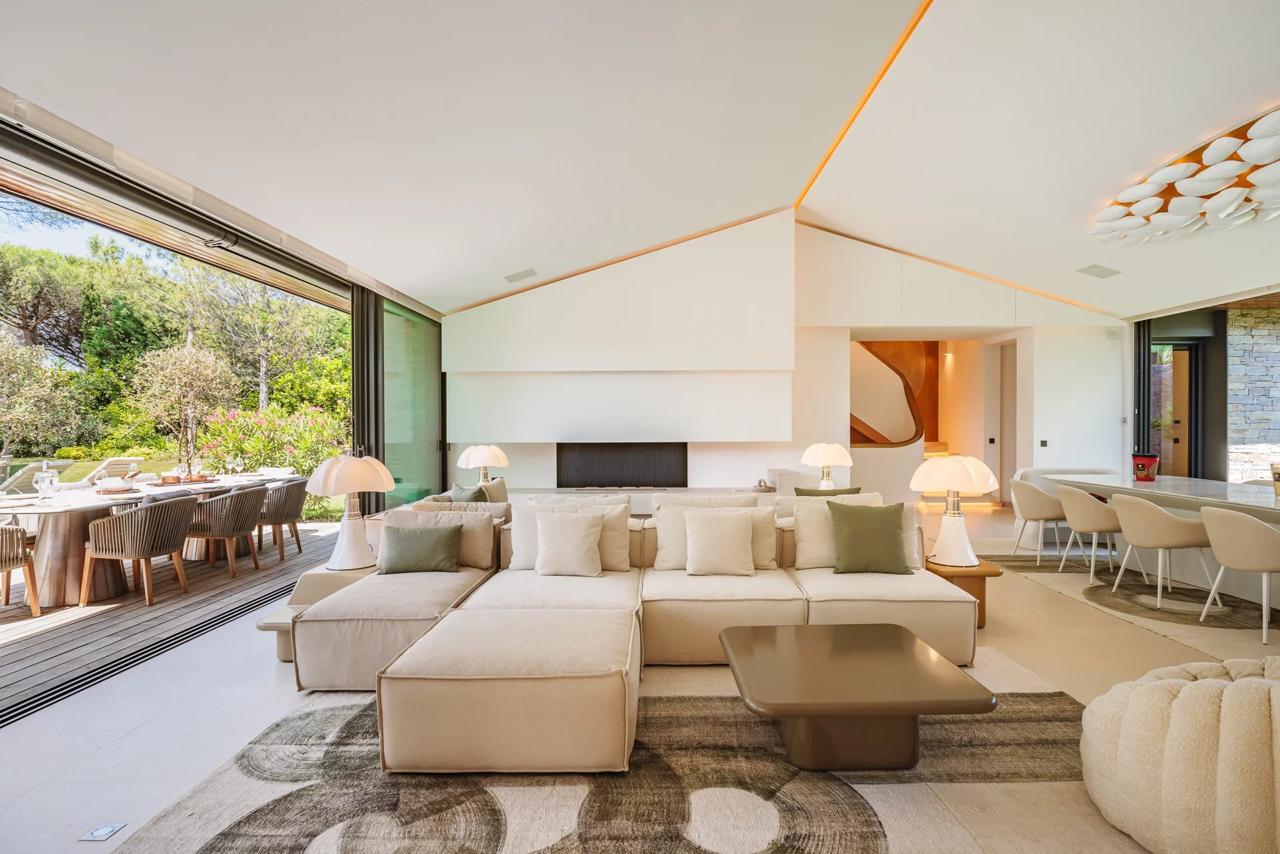 Rent-Property-Saint-Tropez-2026-Luxury-Living Luxury Property for rent in Saint-Tropez Côte d'Azur - Real estate