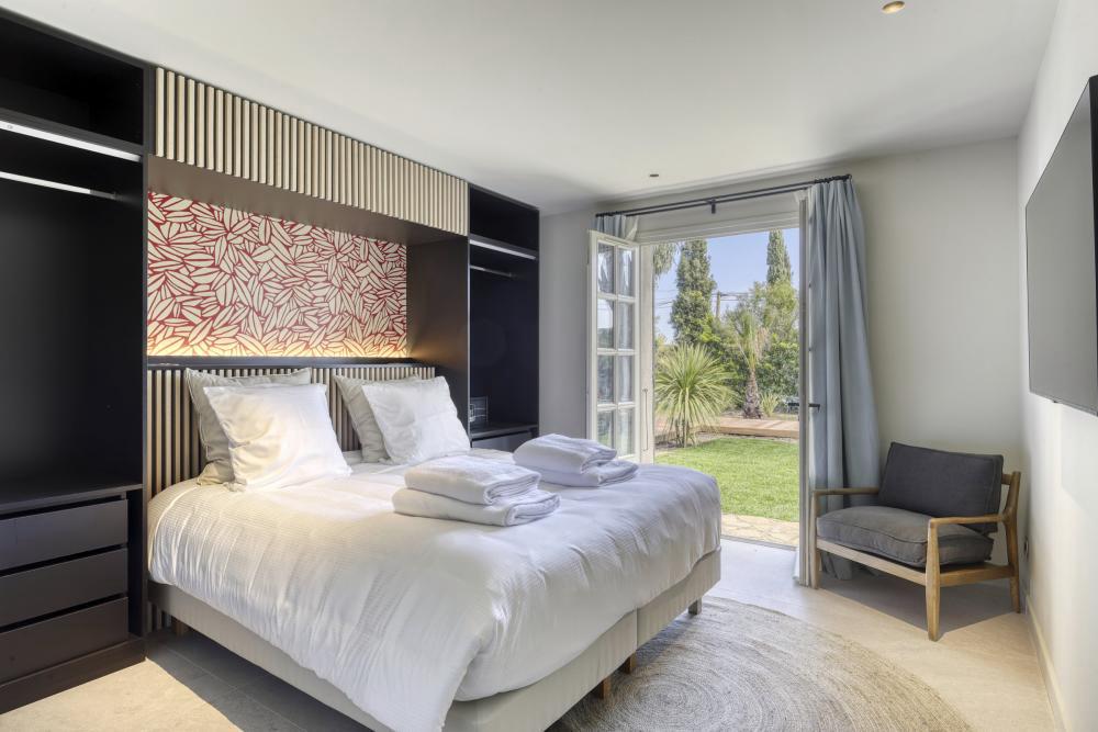 Rent-Property-Saint-Tropez-2026-Luxury-Master Luxury Property for rent in Saint-Tropez Côte d'Azur - Real estate